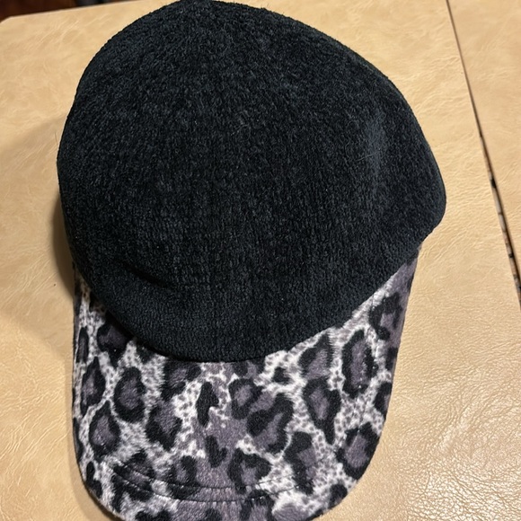 Black, white and gray leopard print cap. - Picture 3 of 3